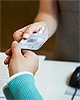Carte prepagate, revolving e tradizionali. Altroconsumo: attenzione ai costi alti e alle truffe
