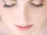 Cosmetici naturali: cosa c'è dietro la maschera verde