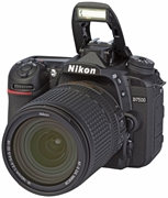 NIKON D7500 + 18-140 MM