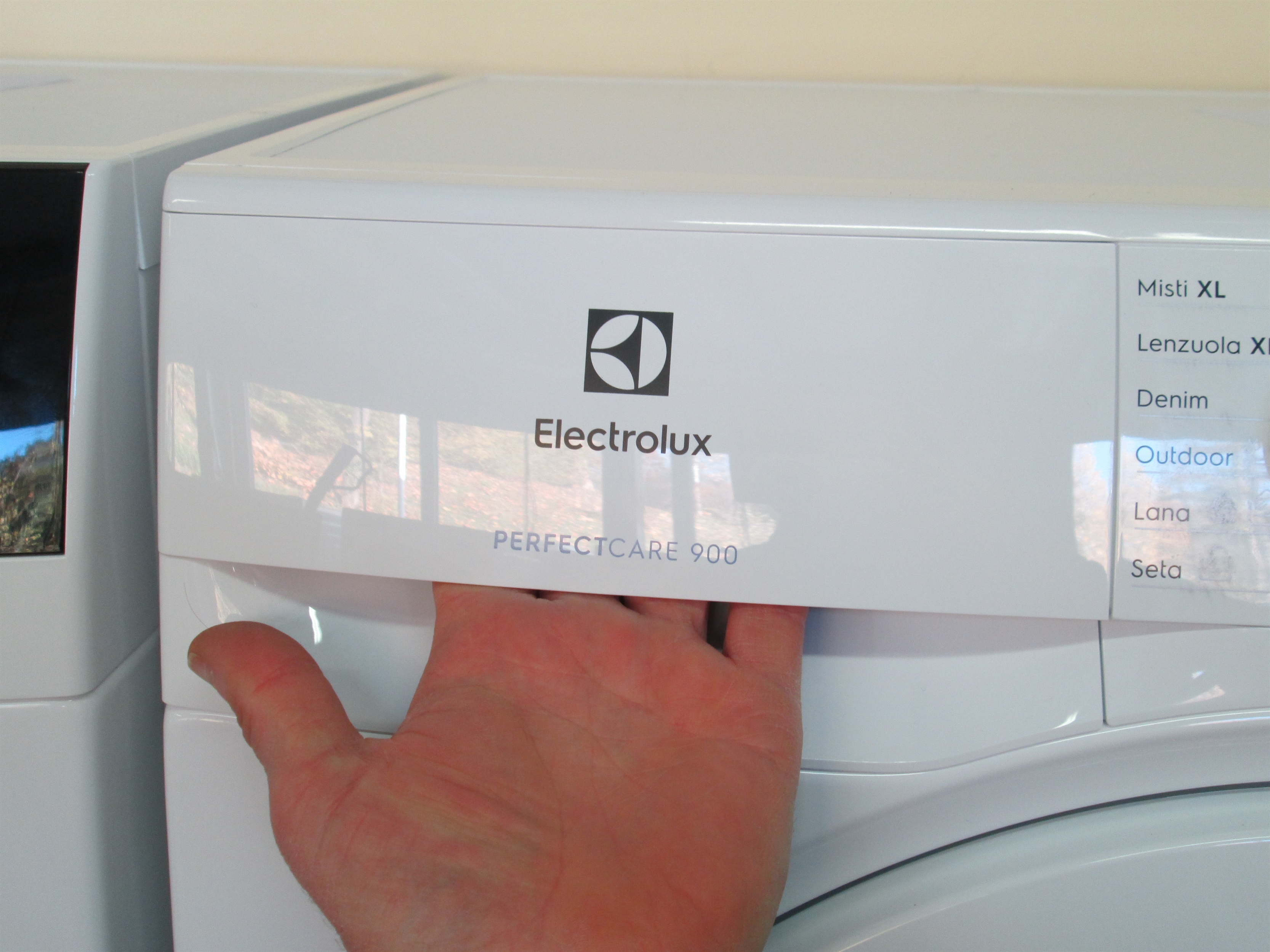 ELECTROLUX EW9HL83W3