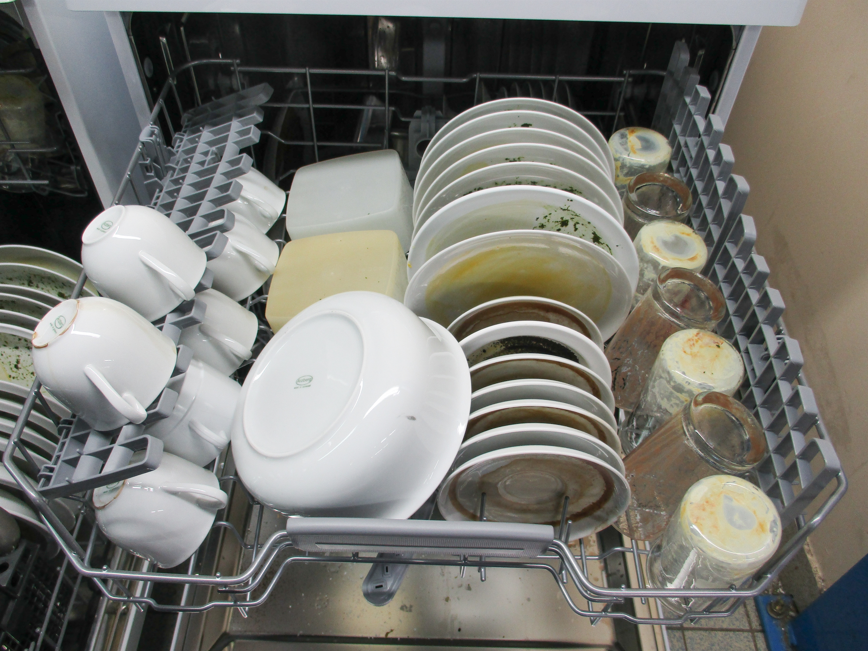 HOTPOINT-ARISTON HFC 2B+26